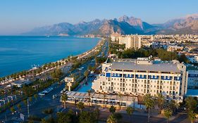 فندق منتجع سي لايف فاميلي